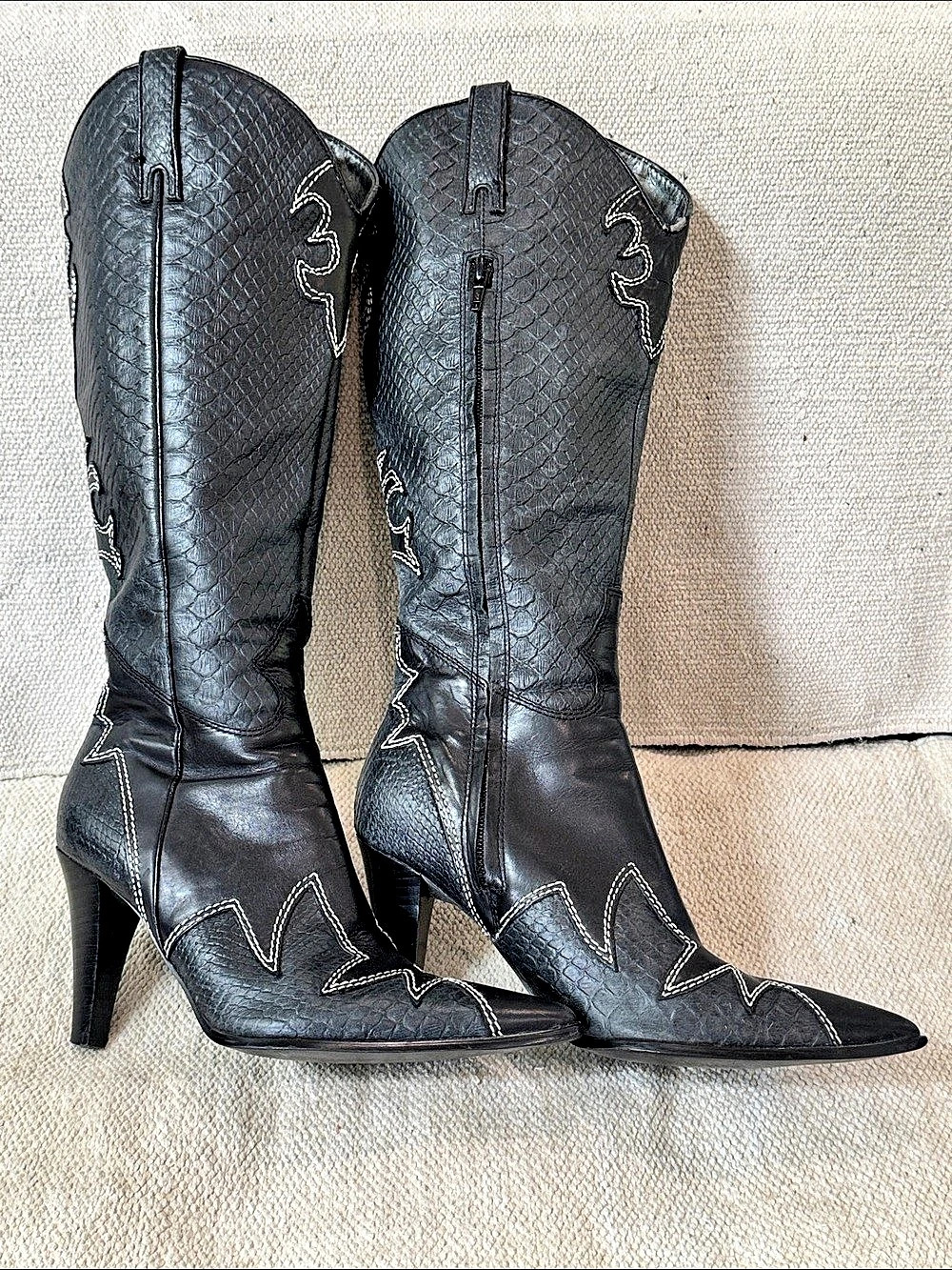 Nine West Western Embroidered tall Boots Black / gray US 6M